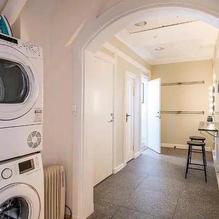 En Enorm Loftsleilighet For Dere Selv ! Anmodning Via What Aspp 0-0 4-5 9 1 8 3 7-3 6-1!
