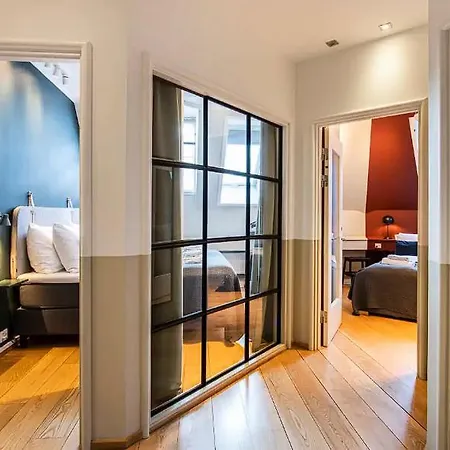 Apartment En Enorm Loftsleilighet For Dere Selv ! Anmodning Via What Aspp 0-0 4-5 9 1 8 3 7-3 6-1!