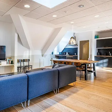 En Enorm Loftsleilighet For Dere Selv ! Anmodning Via What Aspp 0-0 4-5 9 1 8 3 7-3 6-1! Apartment Copenhagen