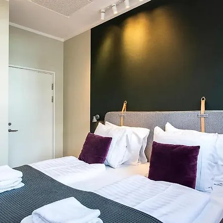 En Enorm Loftsleilighet For Dere Selv ! Anmodning Via What Aspp 0-0 4-5 9 1 8 3 7-3 6-1!